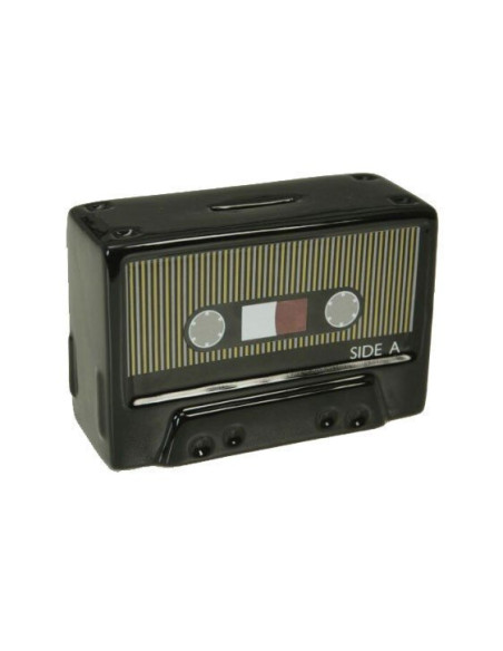 Hucha de cerámica negra con forma de cassette retro.