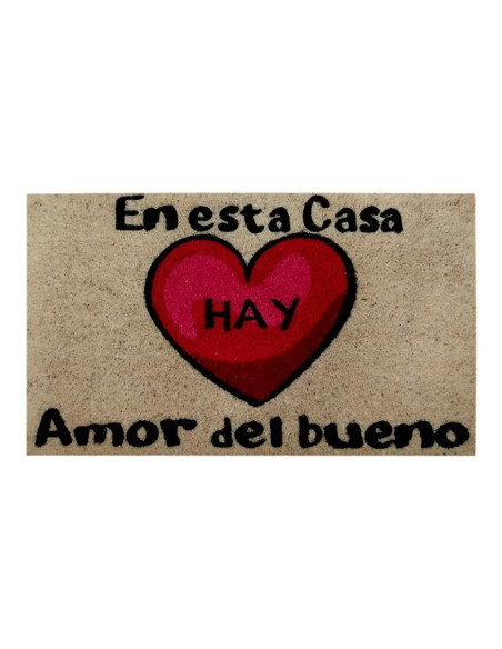 Felpudo con corazón rojo y frase En esta casa hay amor del bueno.