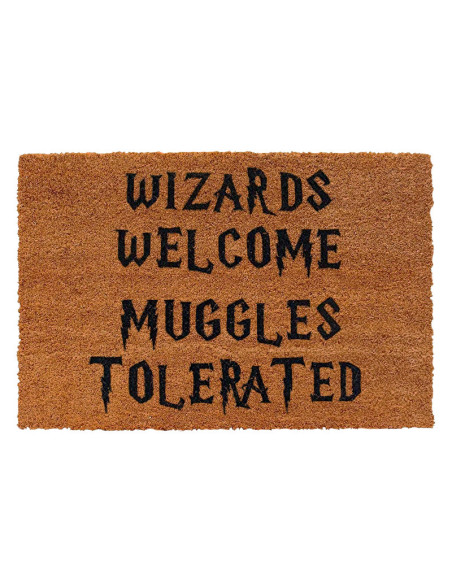 Felpudo de fibra de coco natural con la frase Wizards Welcome Muggles Tolerated.