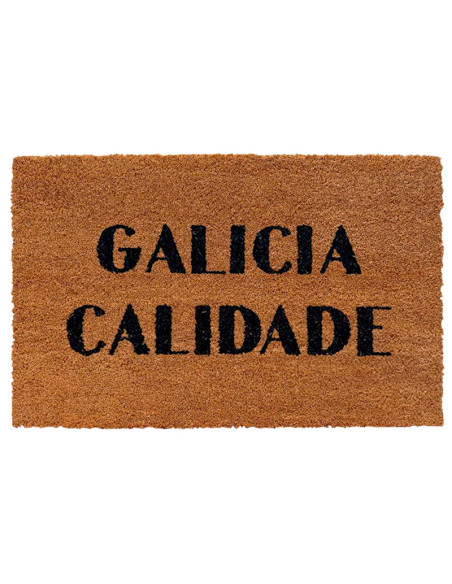 Felpudo de fibra de coco con la frase "Galicia Calidade" y base de PVC antideslizante.
