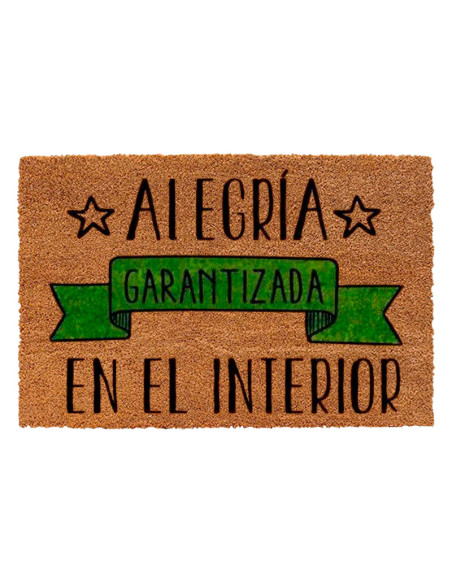 Felpudo de coco con la frase Alegría garantizada en el interior.
