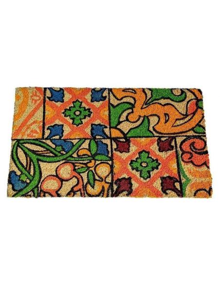 Felpudo de coco con diseño tipo mosaico multicolor de motivos geométricos y ornamentales.
