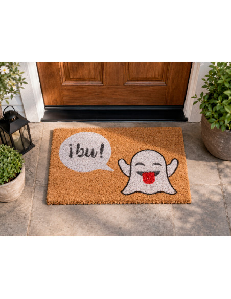 Felpudo fantasma con mensaje ¡Bu! en la puerta de casa