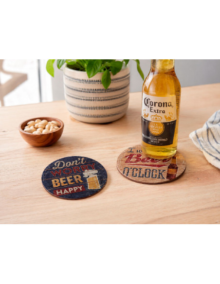 Set de posavasos para cerveza en mesa de aperitivo