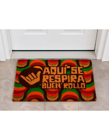 Felpudo Aquí se respira buen rollo en la puerta de casa