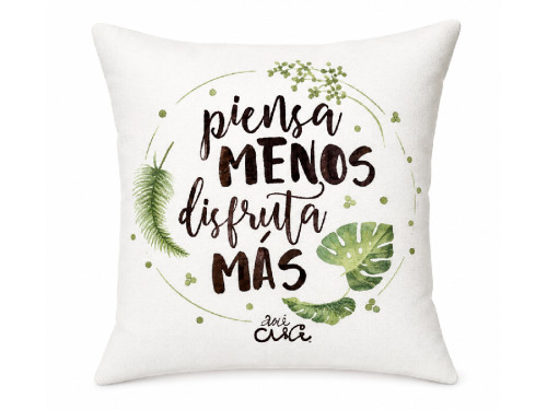 Cojín decorativo con frase Piensa menos