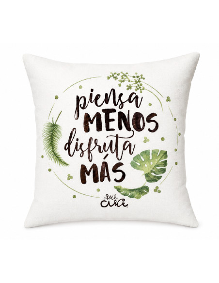 Cojín decorativo con frase Piensa menos