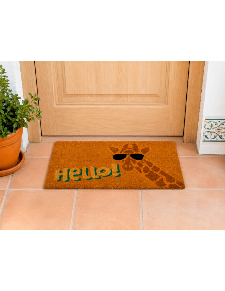 Felpudo Jirafa Hello en la puerta de casa