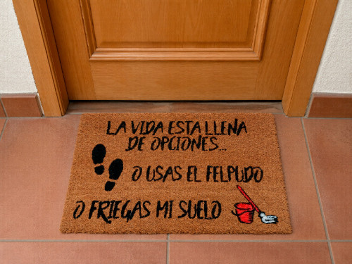 Felpudo original con frase la vida está llena de opciones de fibra de coco 2