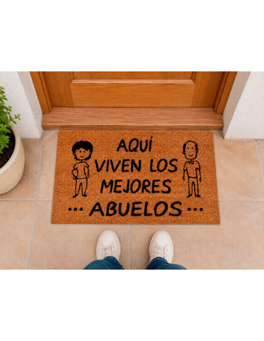 Felpudo Aquí Viven Los Mejores Abuelos en la puerta de casa