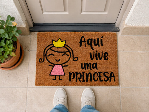 Felpudo con la frase Aquí vive una princesa. 2