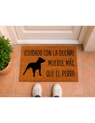 Felpudo Cuidado Con La Dueña en  la puerta de casa