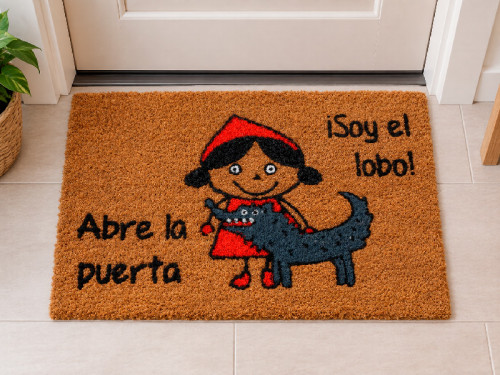Felpudo de fibra de coco natural con Caperucita y el Lobo y la frase Abre la puerta soy el lobo. 2