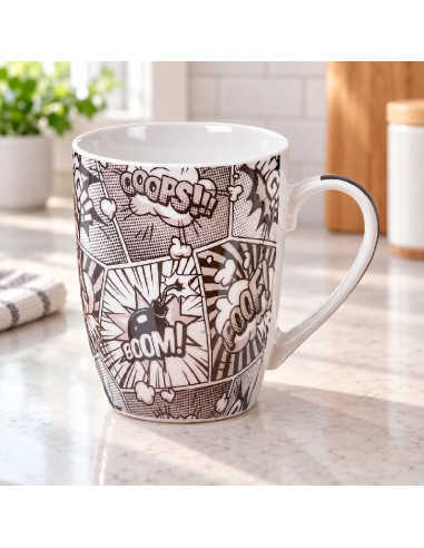 Taza Cómic en la encimera de la cocina