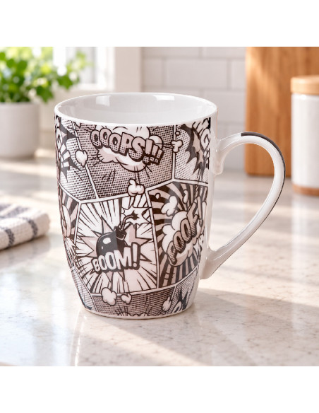 Taza Cómic en la encimera de la cocina