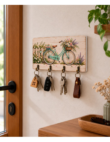 Colgador Llaves Bicicleta Vintage en la pared de casa.